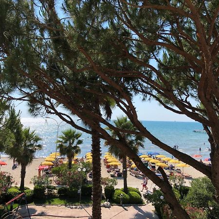 גולם Mali I Robit Beachfront Apartment מראה חיצוני תמונה